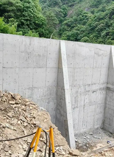 北京大兴区重力式挡土墙